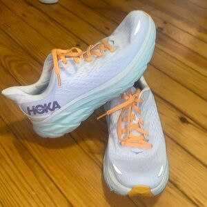 Like new Hoka Clifton 8